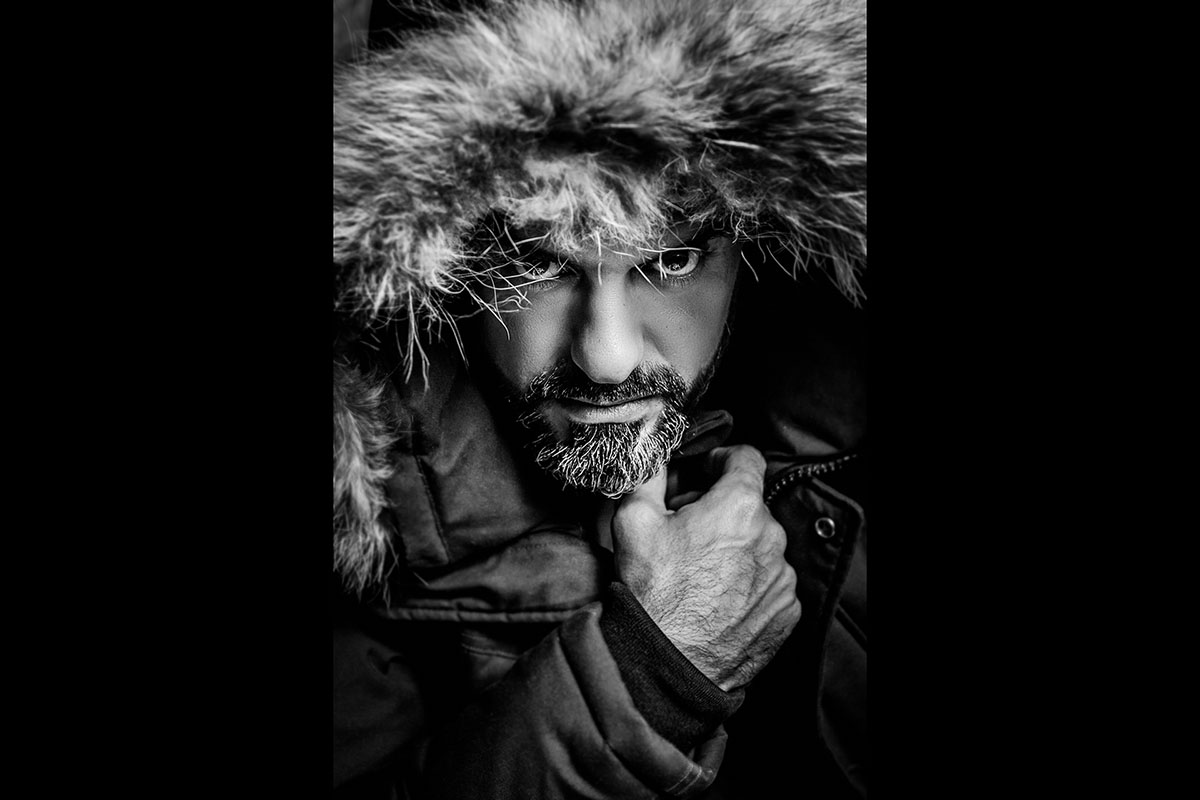 portrait homme en extérieur, en noir et blanc - forfait séance solo peRCeption l'atelier photo Renaud Couderc Strasbourg Alsace