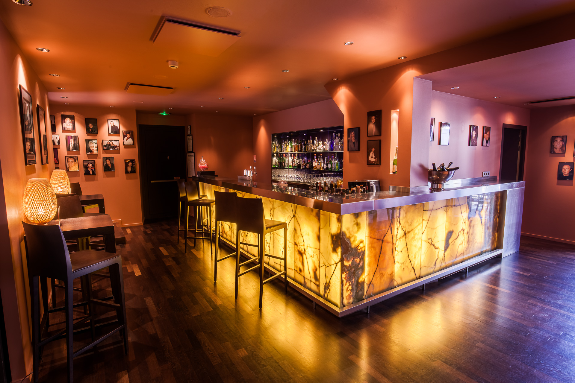 Renaud Couderc peRCeption atelier photo - photographies d'hotel de luxe 5 étoiles - le bar - Strasbourg Alsace