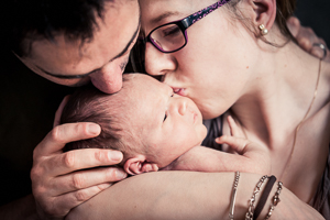 Renaud Couderc - Portrait naissance en famille - père et mère